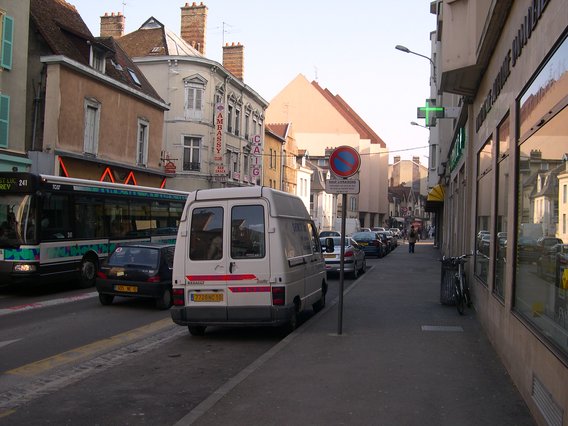  rue Raymond Poincaré 